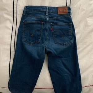 Levi’s 25” super skinny jeans